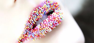 Herpes an der Lippe: Ursachen, Symptome und Behandlung