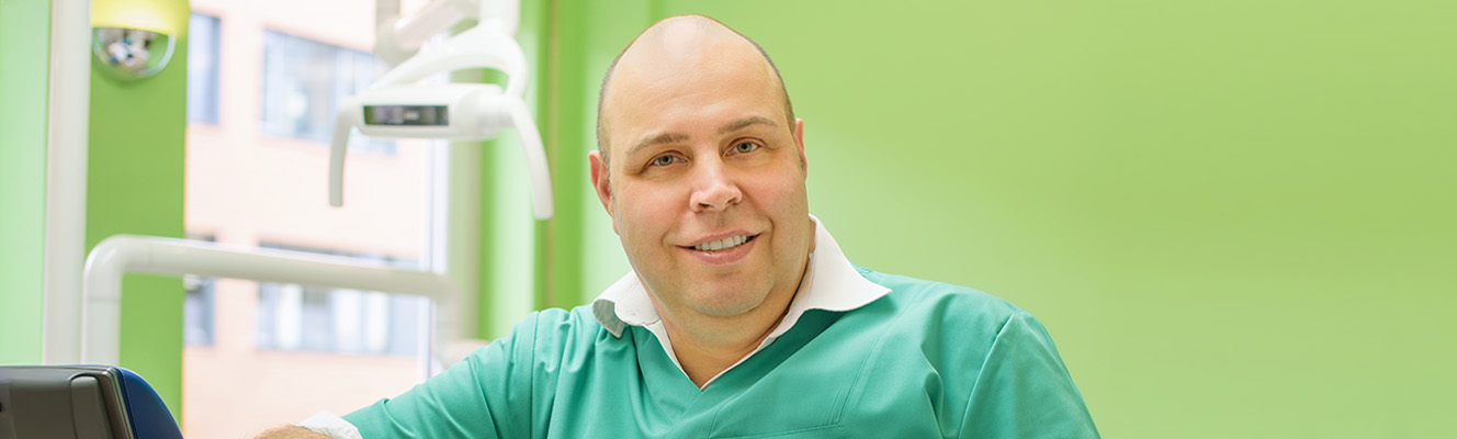 Zahnarzt in Offenbach: Alexander Brunner Titelbild