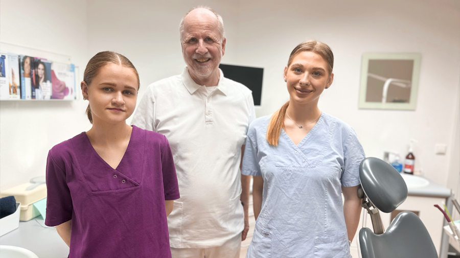 DentNet Zahnarztpraxis Dr. Michael Pampel in Coburg: Praxisimpression Team