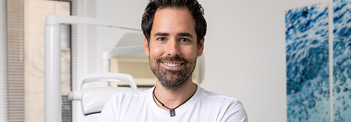 Zahnarzt in Bochum: Stefan Fastabend Titelbild Mobil