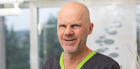 Zahnarzt: Dr. Marc Hansen