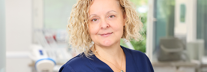 Zahnärztin in Nürnberg: Afroditi Koutsianou Titelbild Mobil