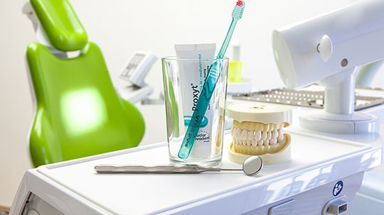 Dentalzentrum Schorndorf - Zahnarzt Ilias Naros - Behandlungsstuhl