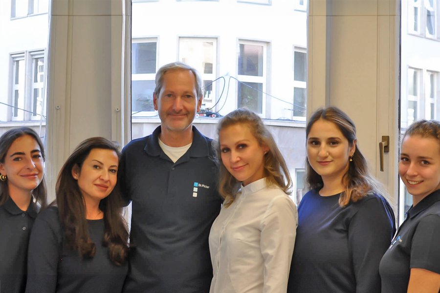 Zahnarzt in Hamburg: Dr. Hans-Ulrich Picker - Praxisimpression: Teamfoto