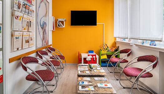 Zahnarztpraxis Elena Schmidt in Paderborn - Wartezimmer