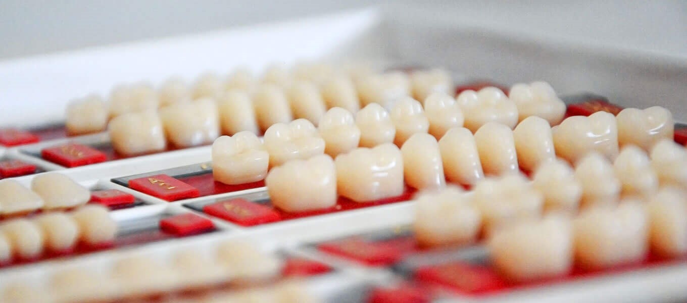 DentNet Ratgeber - Schöne Zähne durch ästhetische Zahnheilkunde