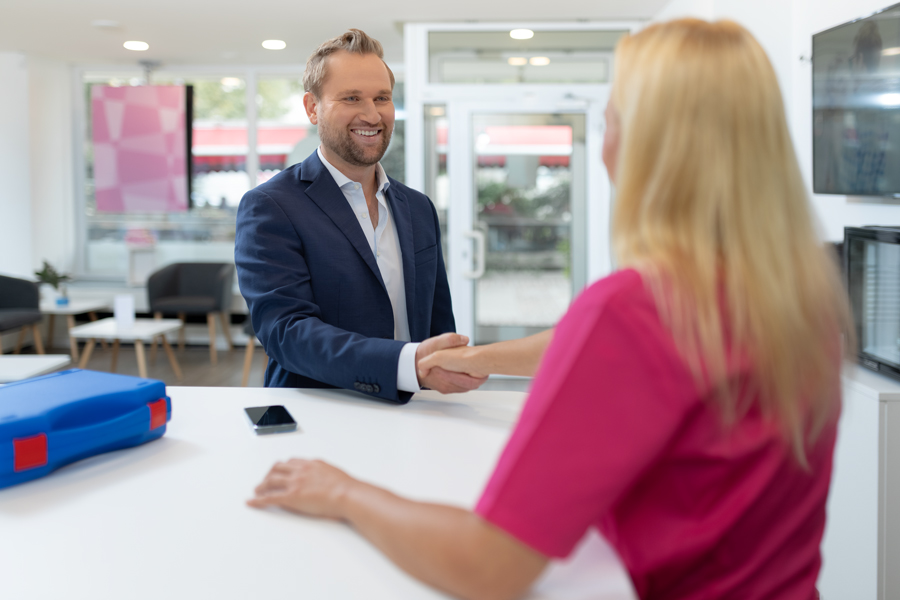 DentNet - richtiger Partner für Zahnärztin und Zahnarzt